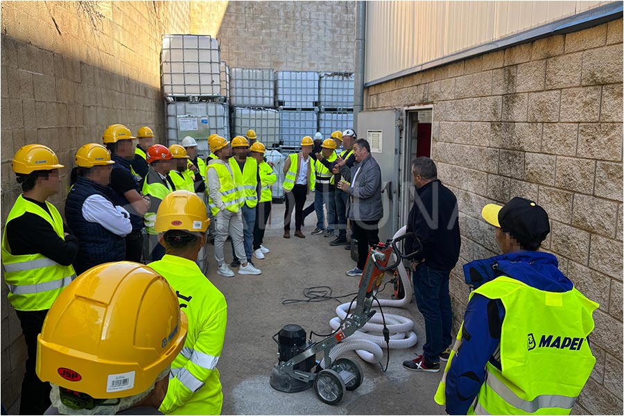 El equipo comercial de RD LUNA se forma con Mapei para mejorar la preparación de superficies