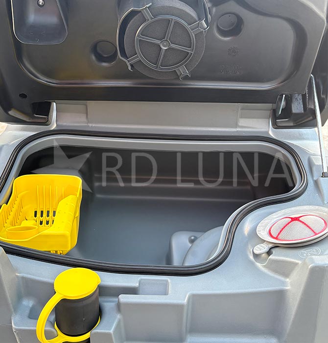 Fregadora Kärcher para parking comunitario: entrega de la B 110 R Classic BP D75